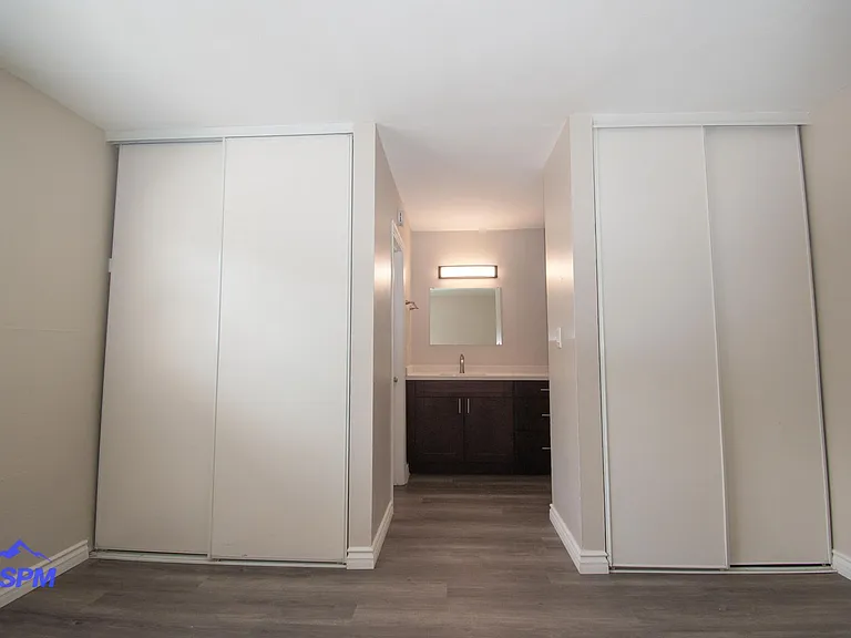 4060 Euclid North Apartments — Photo 7
