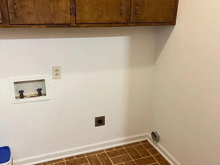 1180 Robinhood Rd — Photo 34