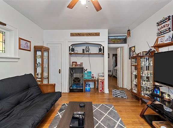 5th image of 4941 Potomac St