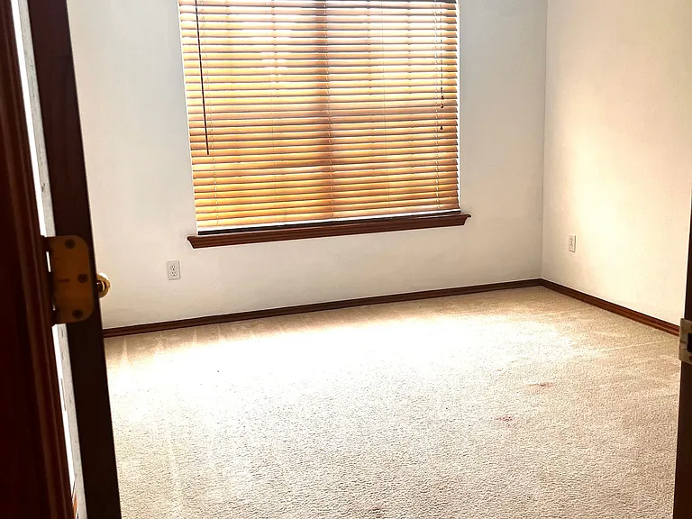 715 E Forest Court Ln — Photo 13