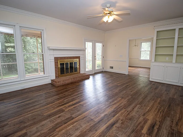 2220 Montclair Dr — Photo 6