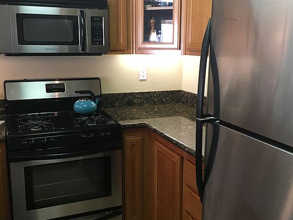 5th image of 2744 B St Unit 207