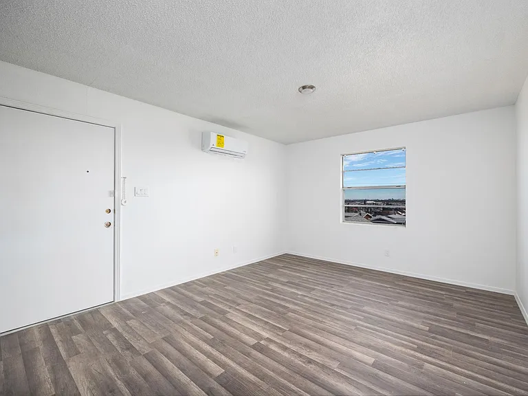 1201 N St Vrain Street — Photo 14