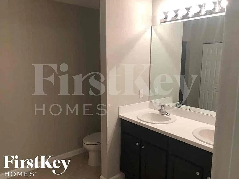1692 SW Success St — Photo 13