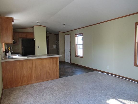 5th image of 4894 Eisenhower St