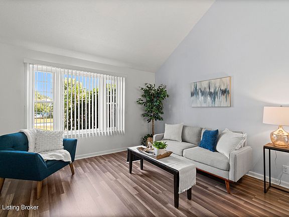 3rd image of 138 Circle Valley Dr
