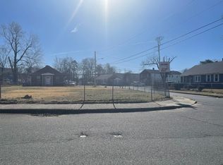 123 Putnam Cir, Springfield, MA 01104