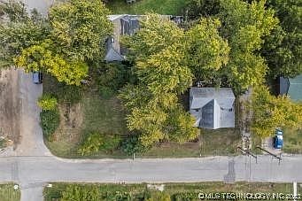 2nd image of 913 S Ash Ave