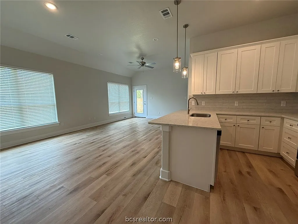 Building Photo - 4107 Laura Ln