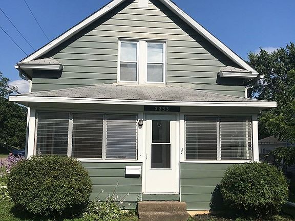 2nd image of 2233 24th St