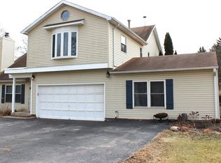 8701 Riley Rd, Wonder Lake, IL 60097