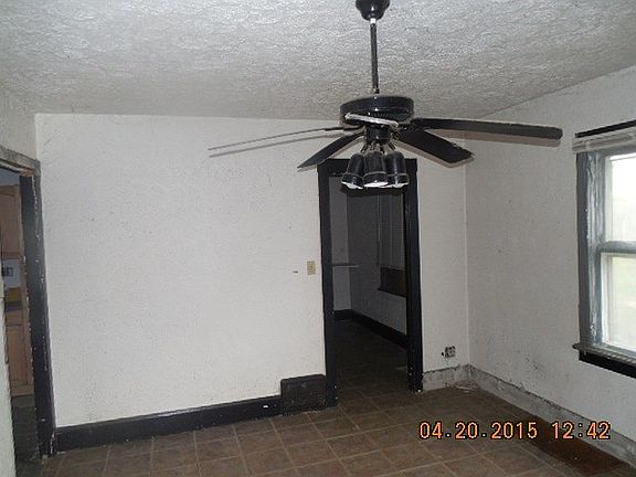 2nd image of 1637 Pershing Ave