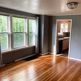 3rd image of 405 Willis Ave Floor 1