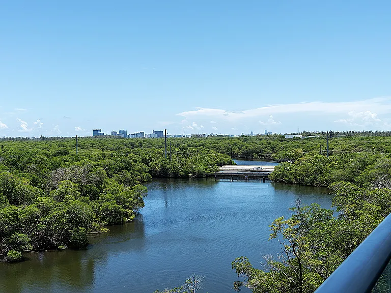 16385 Biscayne Blvd #717 — Photo 34