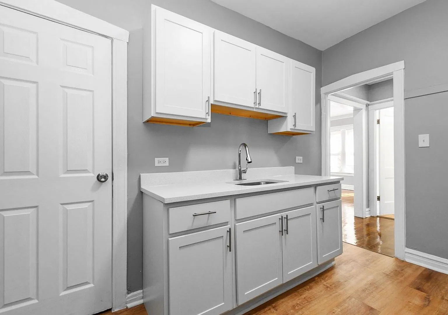 7556-58 S. Calumet Ave. / 320-28 E 76th St. — Photo 4