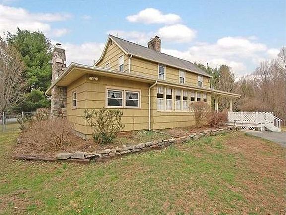 2nd image of 63 Mallory Ln