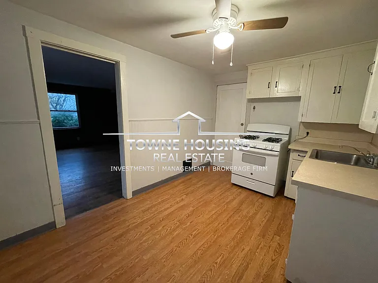 160 Woodward Ave — Photo 4