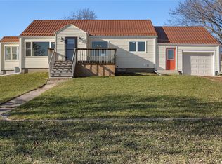 109 Washington Ave, Oxford Junction, IA 52323