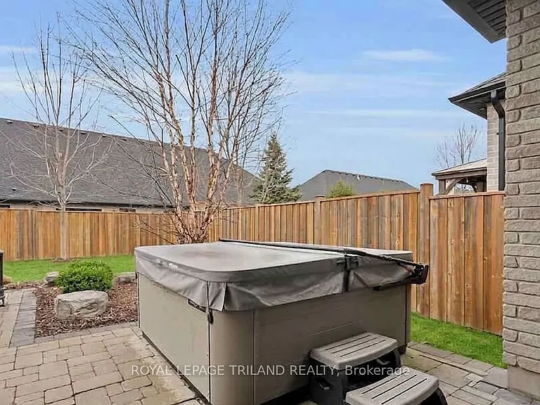 9861 Glendon Dr #218 — Photo 43