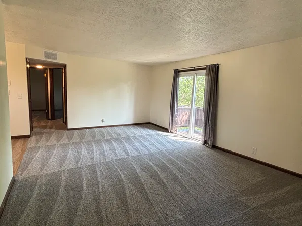 415 E Republic Ave #17, Salina, KS 67401