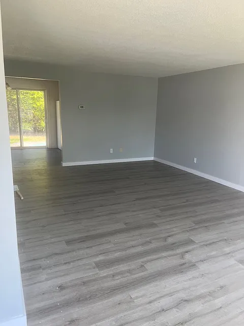 3 bed, 1.5 bath, 1061 sqft, $1,675 — Photo 3