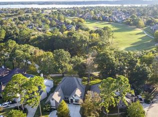 215 Monterrey Rd E, Montgomery, TX 77356