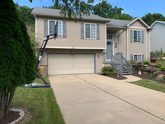 3rd image of 1318 Glacier Hill Dr