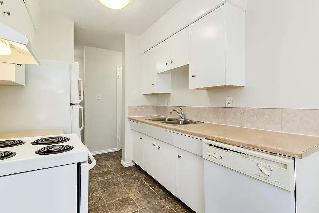 Nine and Five Apartments — Photo 2