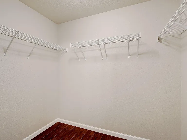 5713 Abby Ann Ln — Photo 14