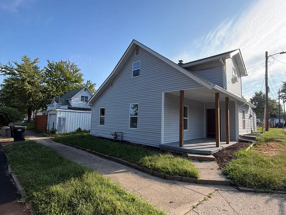 121 School St