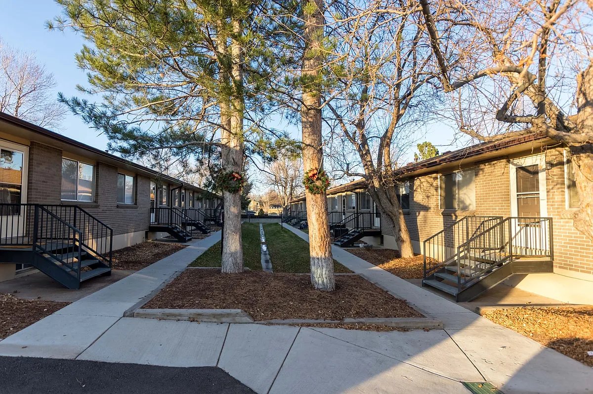 Building Photo - Courtyard