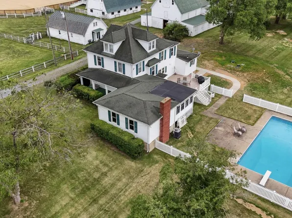 11605 Parkgate Dr, Nokesville, VA 20181