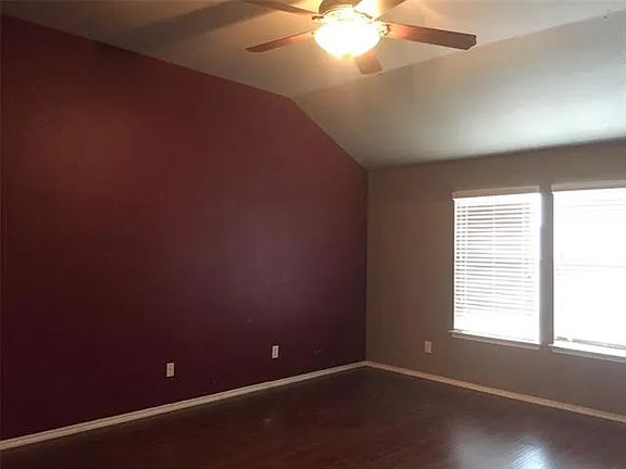 5th image of 2800 Briargrove Ln