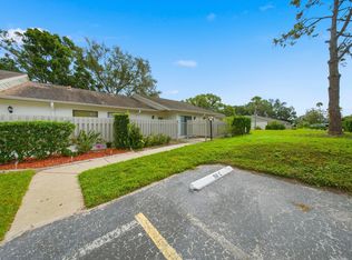 1725 Pine Ridge Way E #518, Palm Harbor, FL 34684