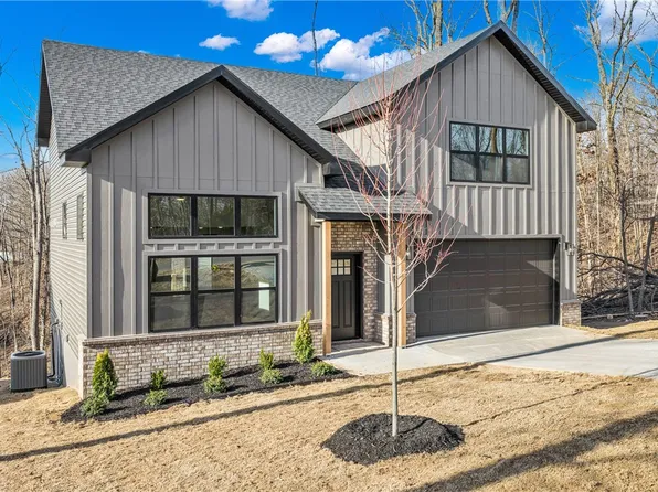 8 York Dr, Bella Vista, AR 72714
