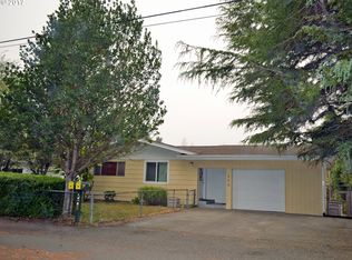 434 Pine St, Brookings, OR 97415