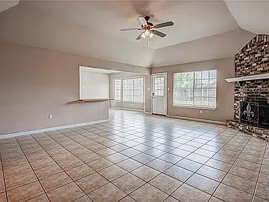 731 La Salle Dr — Photo 2