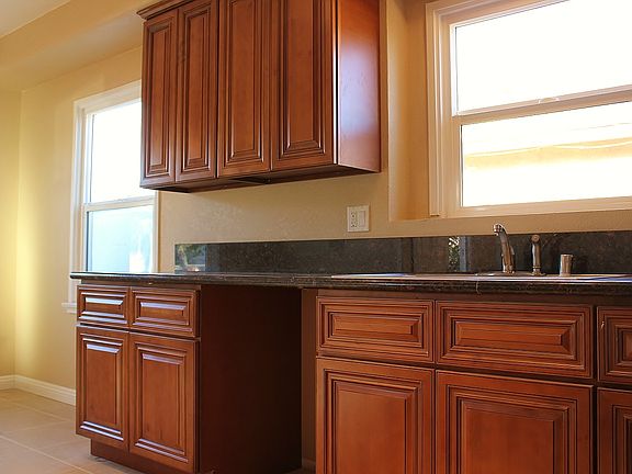 Custom Cabinetry w/ GRANITE!