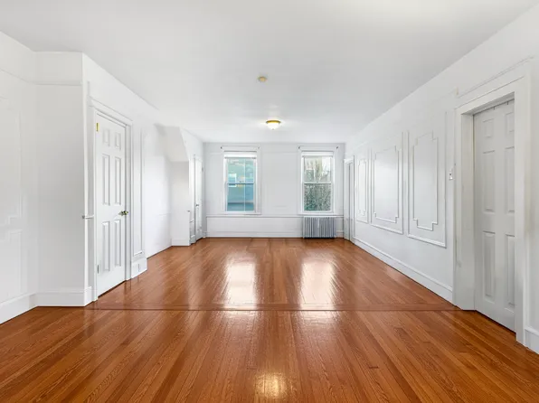 276 Ainslie Street image 4 of 14