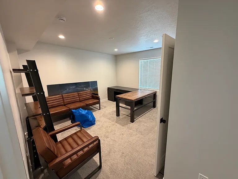 1014 W Netleaf St #B — Photo 17