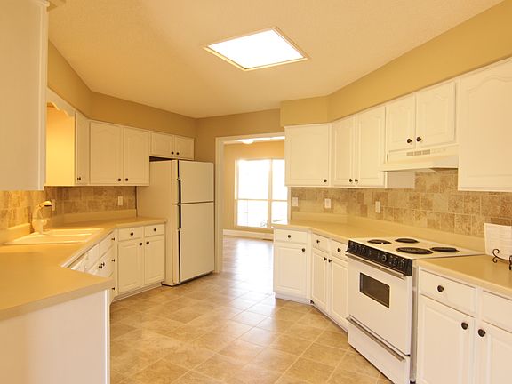 3rd image of 123 Windsor Dr