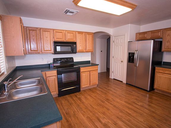 4th image of 2052 W Silver Grass Pl