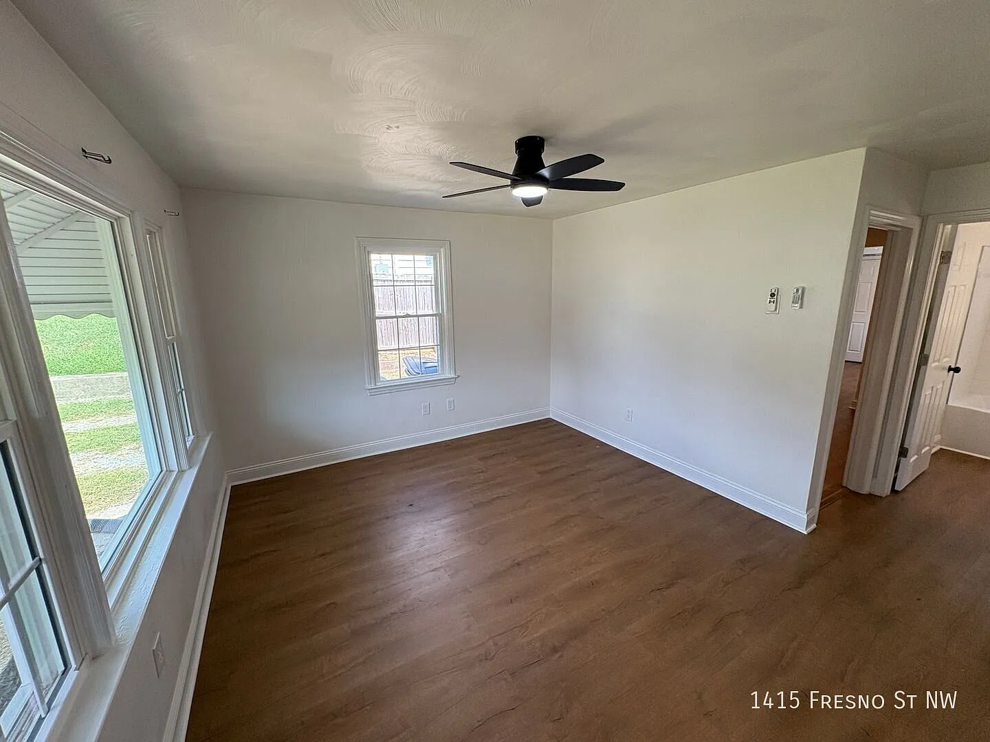 Charming 2-Bedroom Home in Northwest Roanoke with Large Yard & Back Deck — Photo 2