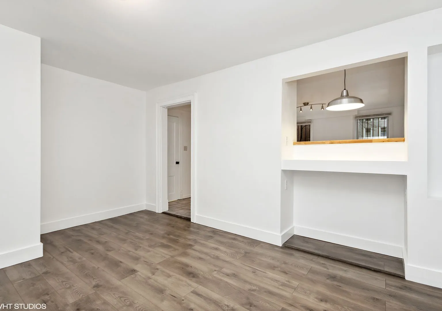 Stylishly Renovated 3 Bedroom 2 bathroom House — Photo 4