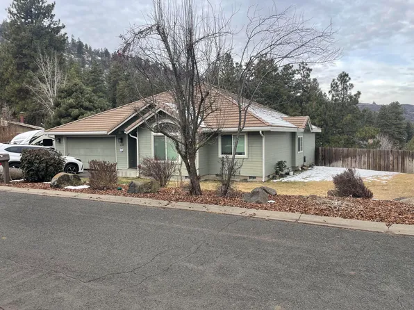 1190 Wild Plum Dr, Klamath Falls, OR 97601