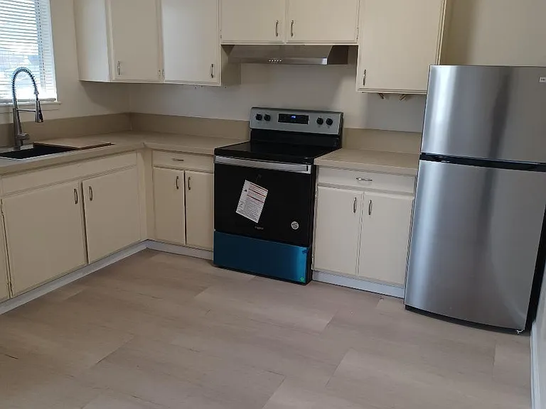420 Lee St #1 — Photo 11