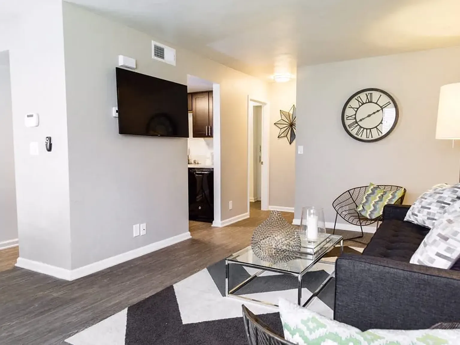 Sierra Canyon Apartments — Photo 3