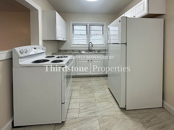 4th image of 2659 College St #3