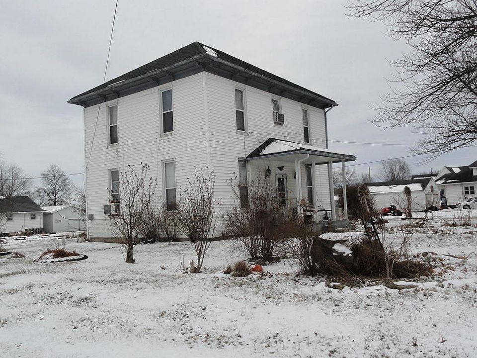 2nd image of 201 Maple St