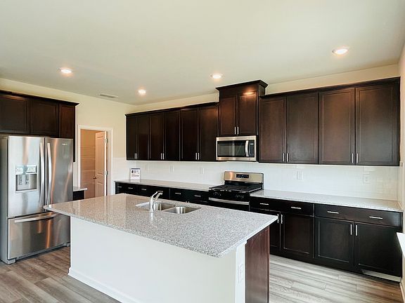 4th image of 5950 Green Ash Ct